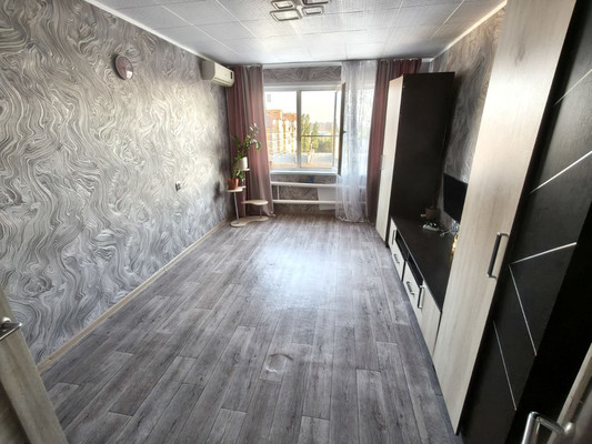 Продам двухкомнатную (2-комн.) квартиру, 1 мкр, 31, Кропоткин г