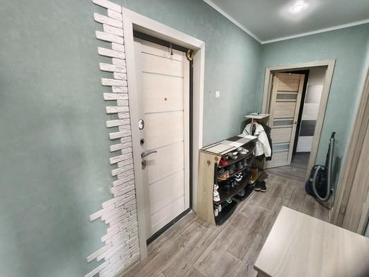 Продам двухкомнатную (2-комн.) квартиру, 1 мкр, 31, Кропоткин г