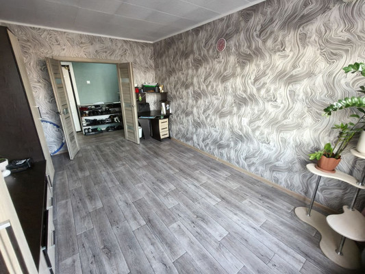 Продам двухкомнатную (2-комн.) квартиру, 1 мкр, 31, Кропоткин г