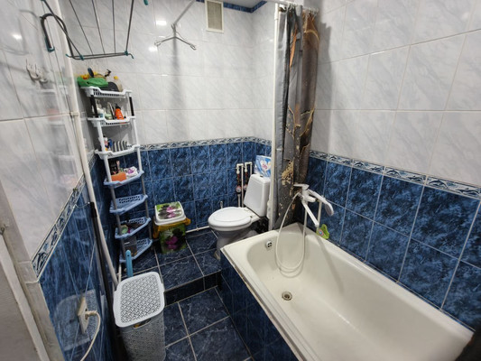 Продам двухкомнатную (2-комн.) квартиру, 1 мкр, 31, Кропоткин г