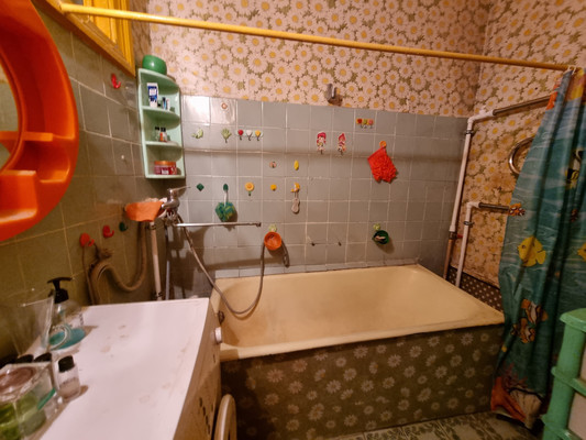 Продам двухкомнатную (2-комн.) квартиру, Комсомольская ул, 3, Брянск г