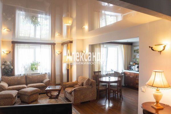Продам трехкомнатную (3-комн.) квартиру, Комендантский пр-кт, 34к1Б, Санкт-Петербург г