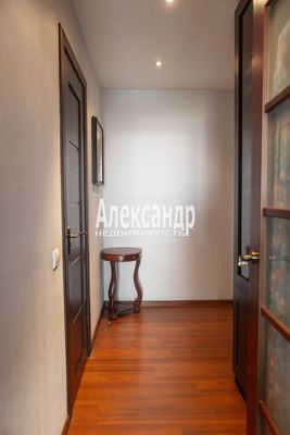 Продам трехкомнатную (3-комн.) квартиру, Комендантский пр-кт, 34к1Б, Санкт-Петербург г
