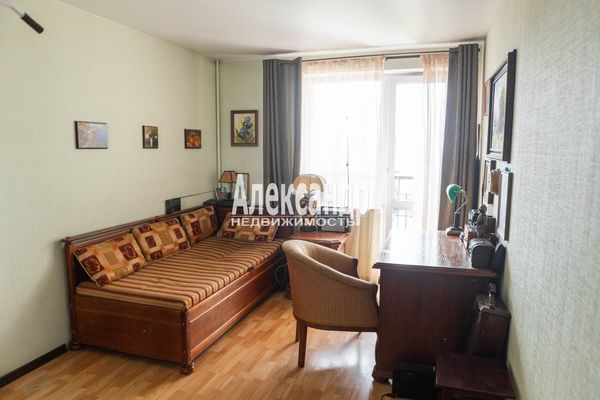 Продам трехкомнатную (3-комн.) квартиру, Комендантский пр-кт, 34к1Б, Санкт-Петербург г