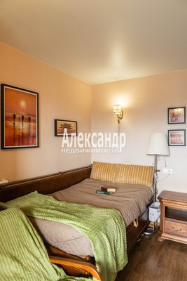 Продам трехкомнатную (3-комн.) квартиру, Комендантский пр-кт, 34к1Б, Санкт-Петербург г