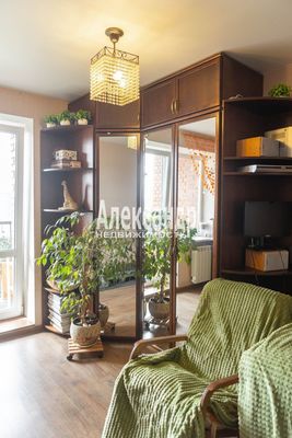 Продам трехкомнатную (3-комн.) квартиру, Комендантский пр-кт, 34к1Б, Санкт-Петербург г