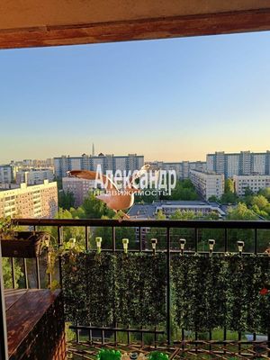 Продам трехкомнатную (3-комн.) квартиру, Комендантский пр-кт, 34к1Б, Санкт-Петербург г
