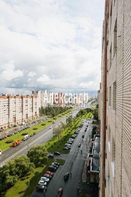 Продам трехкомнатную (3-комн.) квартиру, Комендантский пр-кт, 34к1Б, Санкт-Петербург г