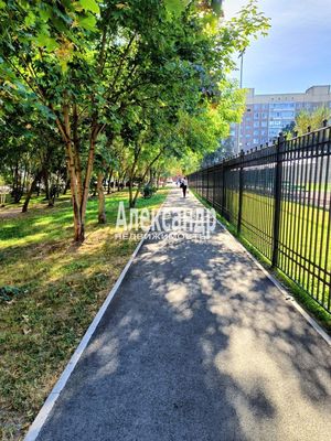 Продам трехкомнатную (3-комн.) квартиру, Комендантский пр-кт, 34к1Б, Санкт-Петербург г