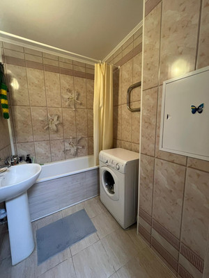 Продам двухкомнатную (2-комн.) квартиру, Лавриненко ул, 13к3, Москва г