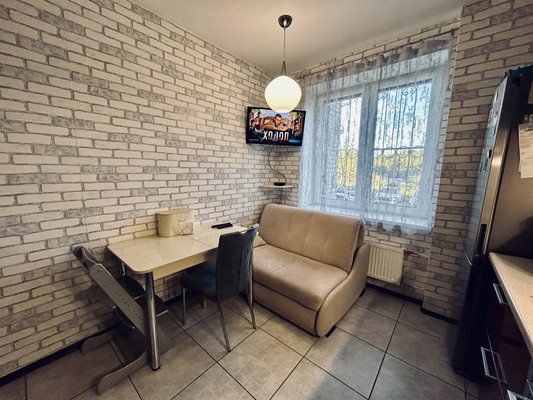 Продам однокомнатную (1-комн.) квартиру, Непокорённых пр-кт, 49к2, Санкт-Петербург г
