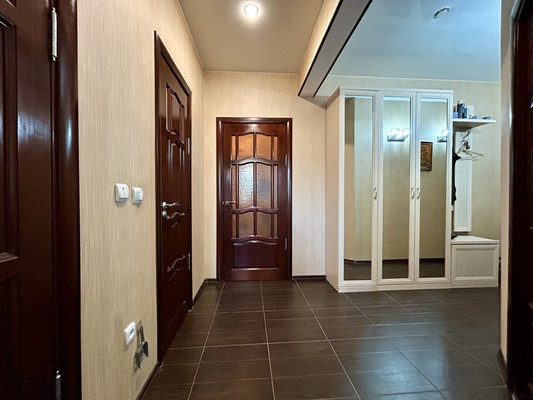 Продам однокомнатную (1-комн.) квартиру, Непокорённых пр-кт, 49к2, Санкт-Петербург г
