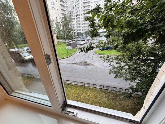 Продам двухкомнатную (2-комн.) квартиру, Комендантский пр-кт, 21к2, Санкт-Петербург г