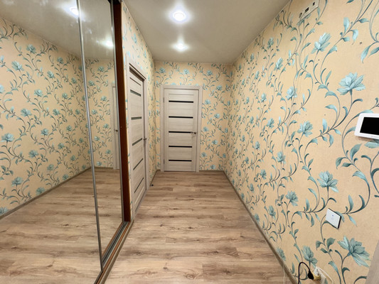 Продам двухкомнатную (2-комн.) квартиру, Комендантский пр-кт, 21к2, Санкт-Петербург г