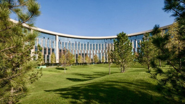 Продам трехкомнатную (3-комн.) квартиру, Весенняя ул, 2к1, Заречье рп