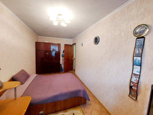 Продам трехкомнатную (3-комн.) квартиру, Ботаническая ул, 13, Казань г