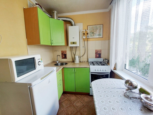 Продам трехкомнатную (3-комн.) квартиру, Ботаническая ул, 13, Казань г