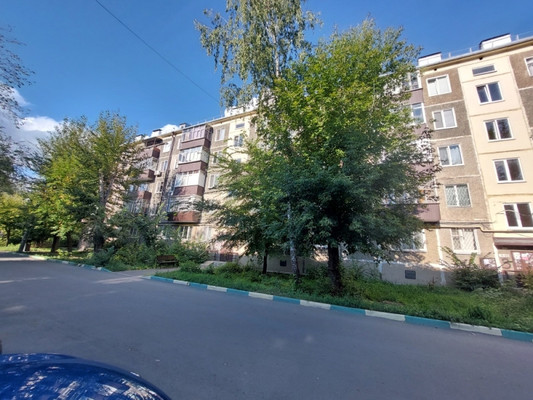 Продам трехкомнатную (3-комн.) квартиру, Ботаническая ул, 13, Казань г
