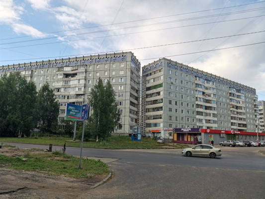 Продам двухкомнатную (2-комн.) квартиру, Петрозаводская ул, 38, Сыктывкар г