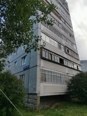 Продам двухкомнатную (2-комн.) квартиру, Петрозаводская ул, 38, Сыктывкар г
