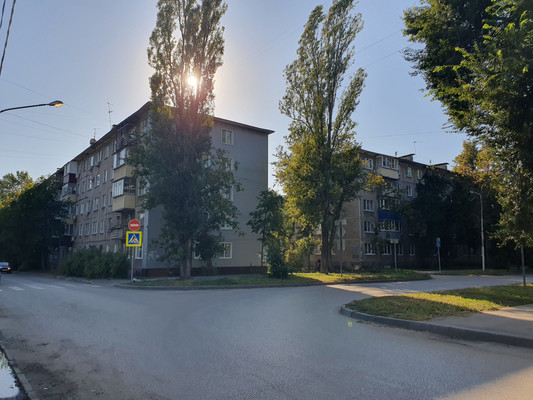 Продам двухкомнатную (2-комн.) квартиру, Жуковского ул, 10, Липецк г