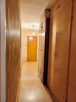 Продам трехкомнатную (3-комн.) квартиру, Коммунистическая ул, 18, Сыктывкар г