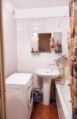 Продам трехкомнатную (3-комн.) квартиру, Коммунистическая ул, 18, Сыктывкар г