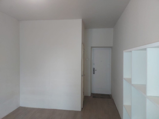 Продам комнату в 3-комн. квартире, Рабочая ул, 1, Иркутск г