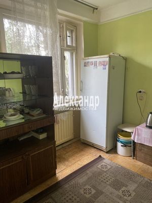 Продам многокомнатную квартиру, Комендантский пр-кт, 16к2, Санкт-Петербург г
