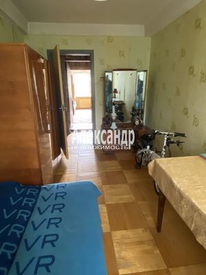 Продам многокомнатную квартиру, Комендантский пр-кт, 16к2, Санкт-Петербург г