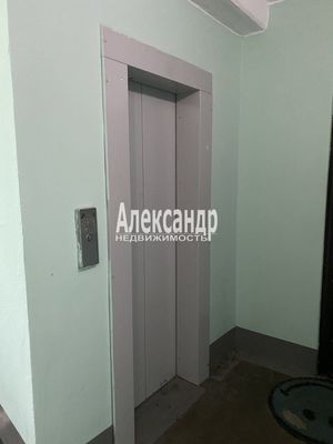 Продам многокомнатную квартиру, Комендантский пр-кт, 16к2, Санкт-Петербург г