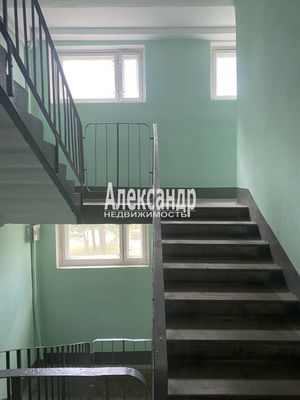 Продам многокомнатную квартиру, Комендантский пр-кт, 16к2, Санкт-Петербург г