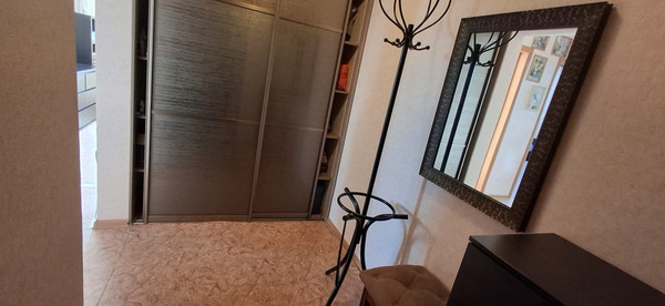 Продам двухкомнатную (2-комн.) квартиру, Бурнаковская ул, 97, Нижний Новгород г