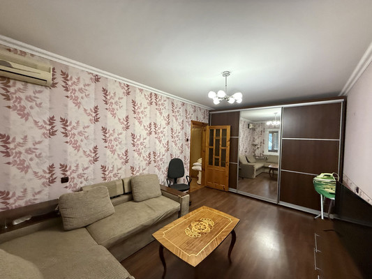 Продам двухкомнатную (2-комн.) квартиру, Героев Сталинграда ул, 27, Симферополь г