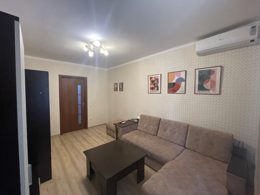 Продам трехкомнатную (3-комн.) квартиру, Киевская ул, 153, Симферополь г