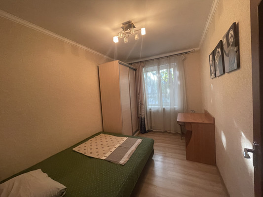 Продам трехкомнатную (3-комн.) квартиру, Киевская ул, 153, Симферополь г