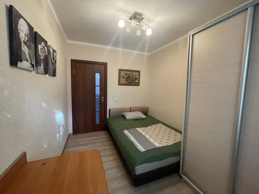 Продам трехкомнатную (3-комн.) квартиру, Киевская ул, 153, Симферополь г