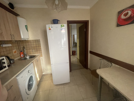 Продам трехкомнатную (3-комн.) квартиру, Киевская ул, 153, Симферополь г