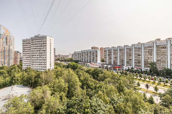 Продам трехкомнатную (3-комн.) квартиру, Ленинский пр-кт, 102, Москва г