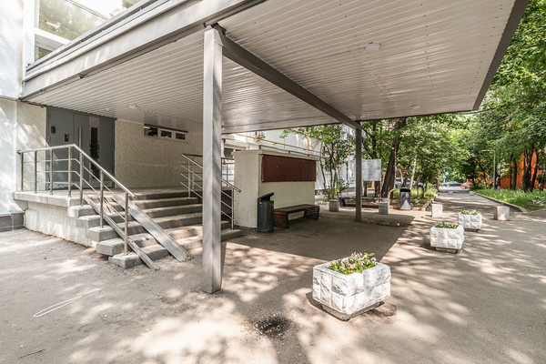 Продам трехкомнатную (3-комн.) квартиру, Ленинский пр-кт, 102, Москва г