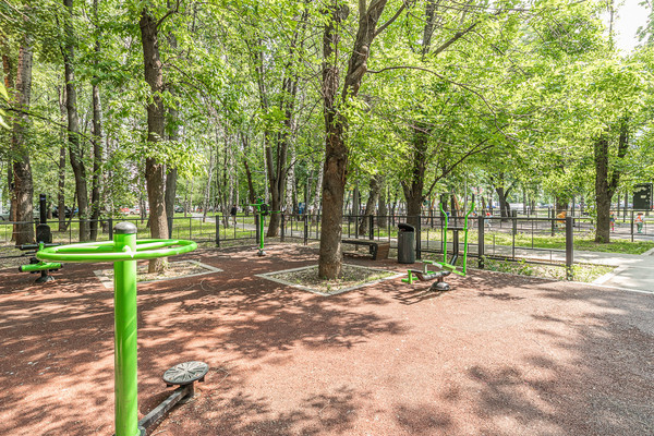 Продам трехкомнатную (3-комн.) квартиру, Ленинский пр-кт, 102, Москва г