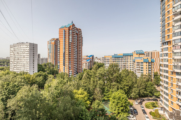 Продам трехкомнатную (3-комн.) квартиру, Ленинский пр-кт, 102, Москва г