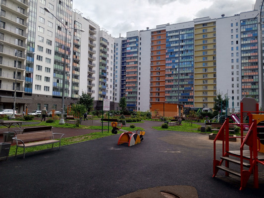 Продам однокомнатную (1-комн.) квартиру, Воронцовский б-р, 14к5, Мурино п