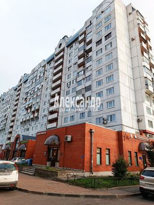 Продам трехкомнатную (3-комн.) квартиру, Савушкина ул, 115к4, Санкт-Петербург г