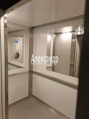 Продам трехкомнатную (3-комн.) квартиру, Савушкина ул, 115к4, Санкт-Петербург г