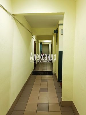 Продам трехкомнатную (3-комн.) квартиру, Савушкина ул, 115к4, Санкт-Петербург г