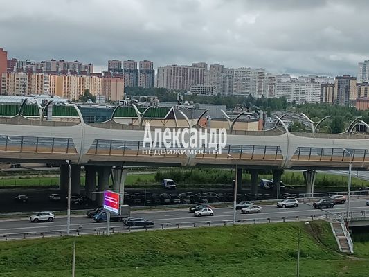 Продам трехкомнатную (3-комн.) квартиру, Савушкина ул, 115к4, Санкт-Петербург г