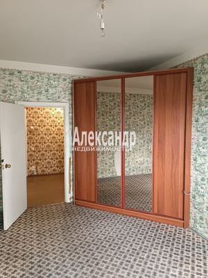 Продам трехкомнатную (3-комн.) квартиру, Савушкина ул, 115к4, Санкт-Петербург г