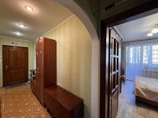 Продам трехкомнатную (3-комн.) квартиру, 60 лет Октября ул, 28/80, Симферополь г