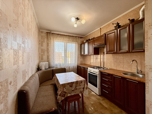 Продам трехкомнатную (3-комн.) квартиру, 60 лет Октября ул, 28/80, Симферополь г